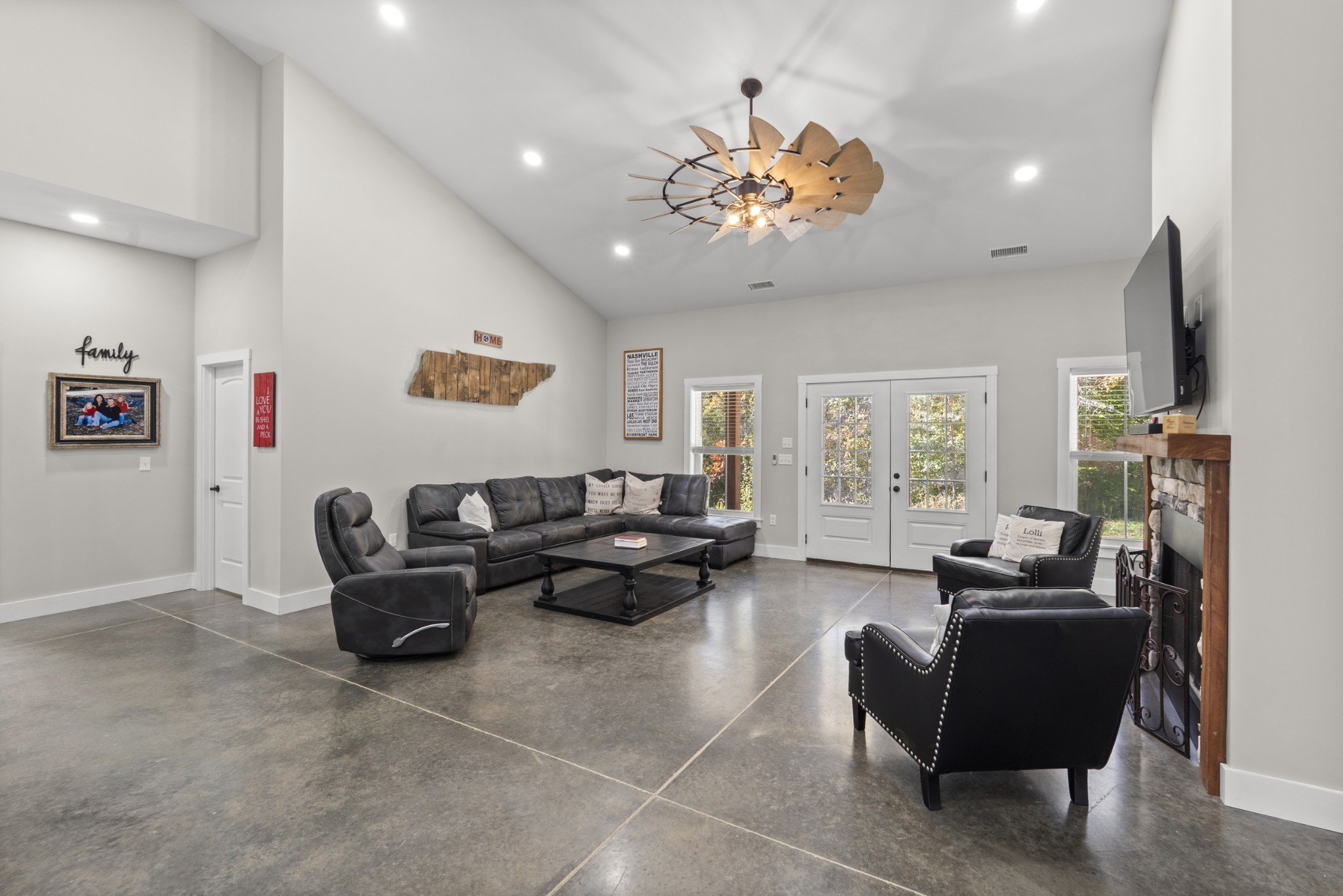 594 Highway 100 Centerville TN 37033
