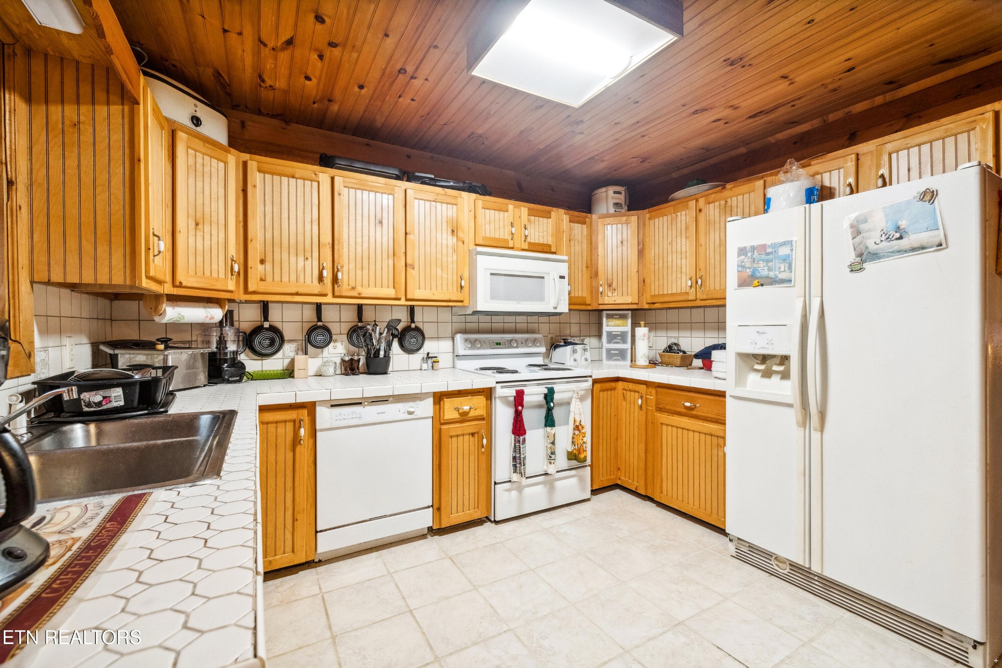 930 Wilderness Trail Oneida TN 37841