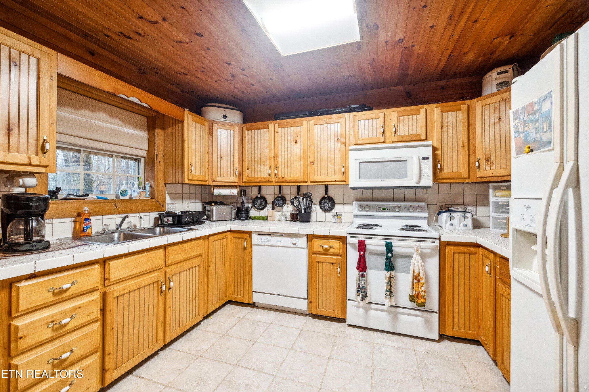 930 Wilderness Trail Oneida TN 37841