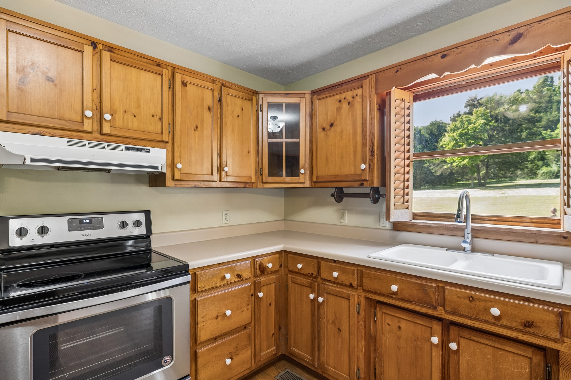 1650 Dickens Hill Road Bradyville TN 37026