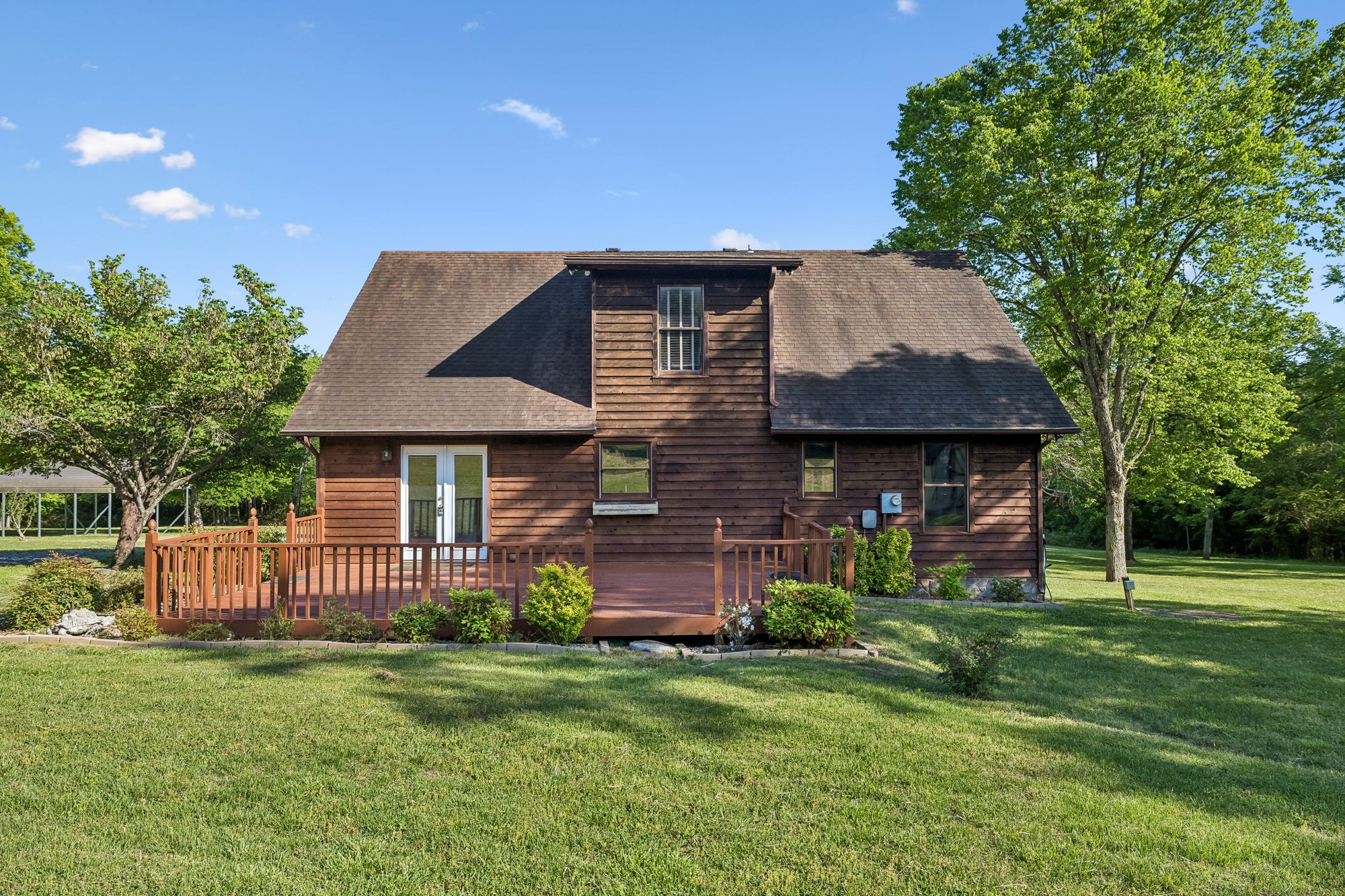 1650 Dickens Hill Road Bradyville TN 37026