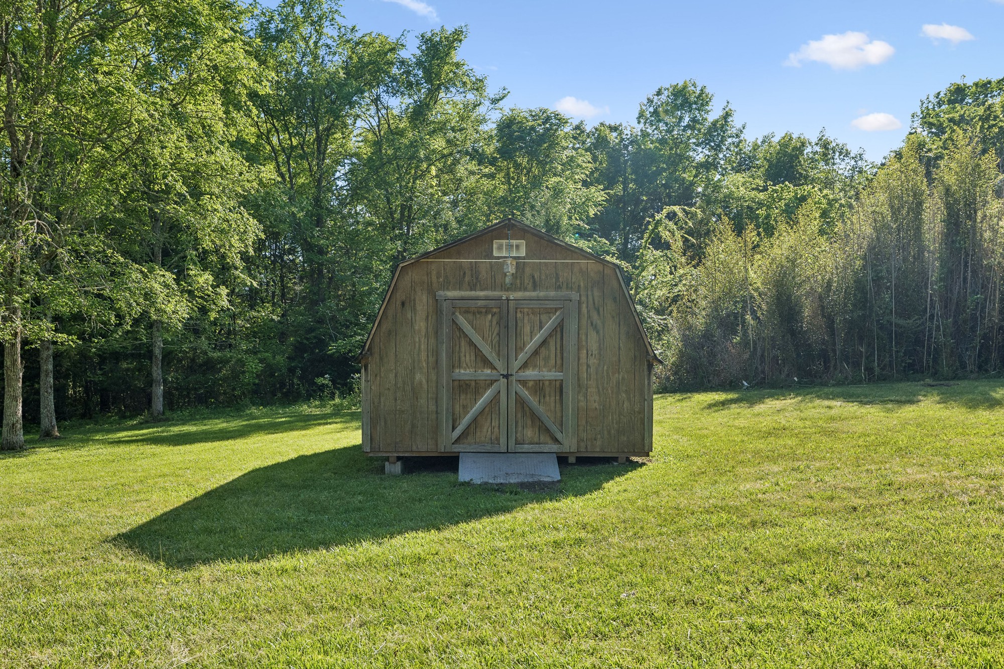 1650 Dickens Hill Road Bradyville TN 37026