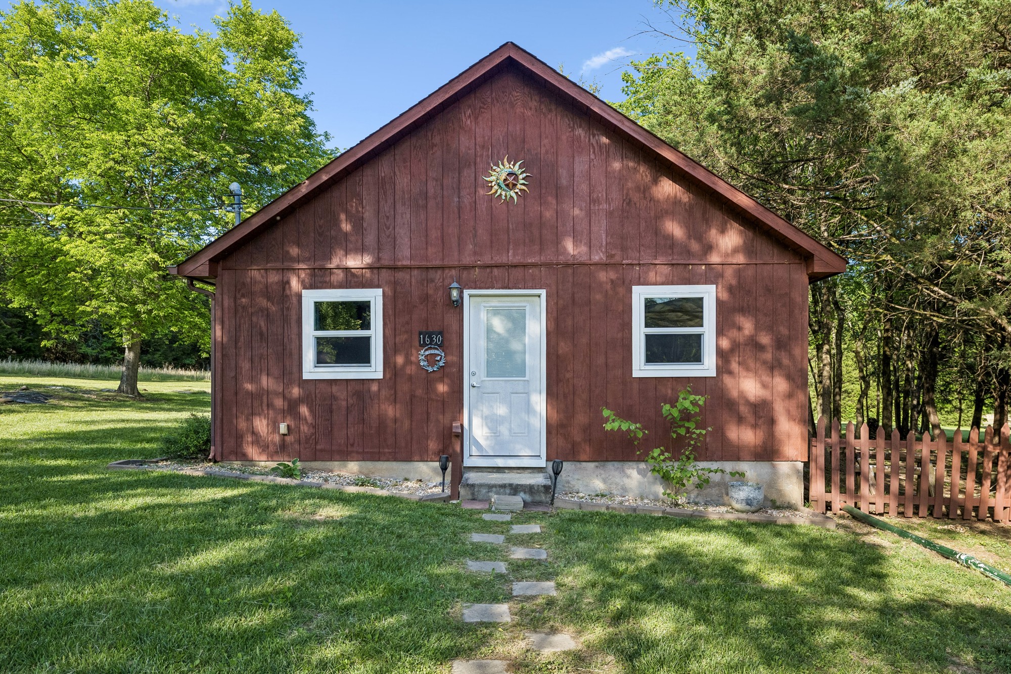1650 Dickens Hill Road Bradyville TN 37026