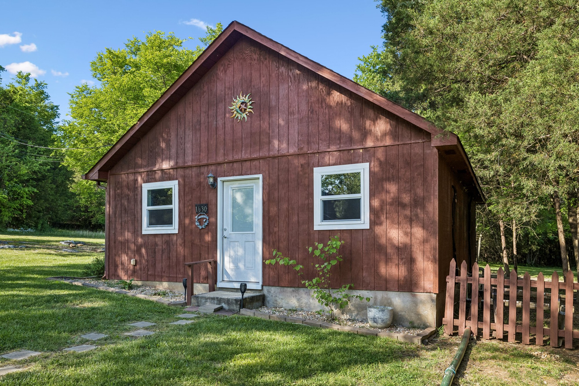 1650 Dickens Hill Road Bradyville TN 37026