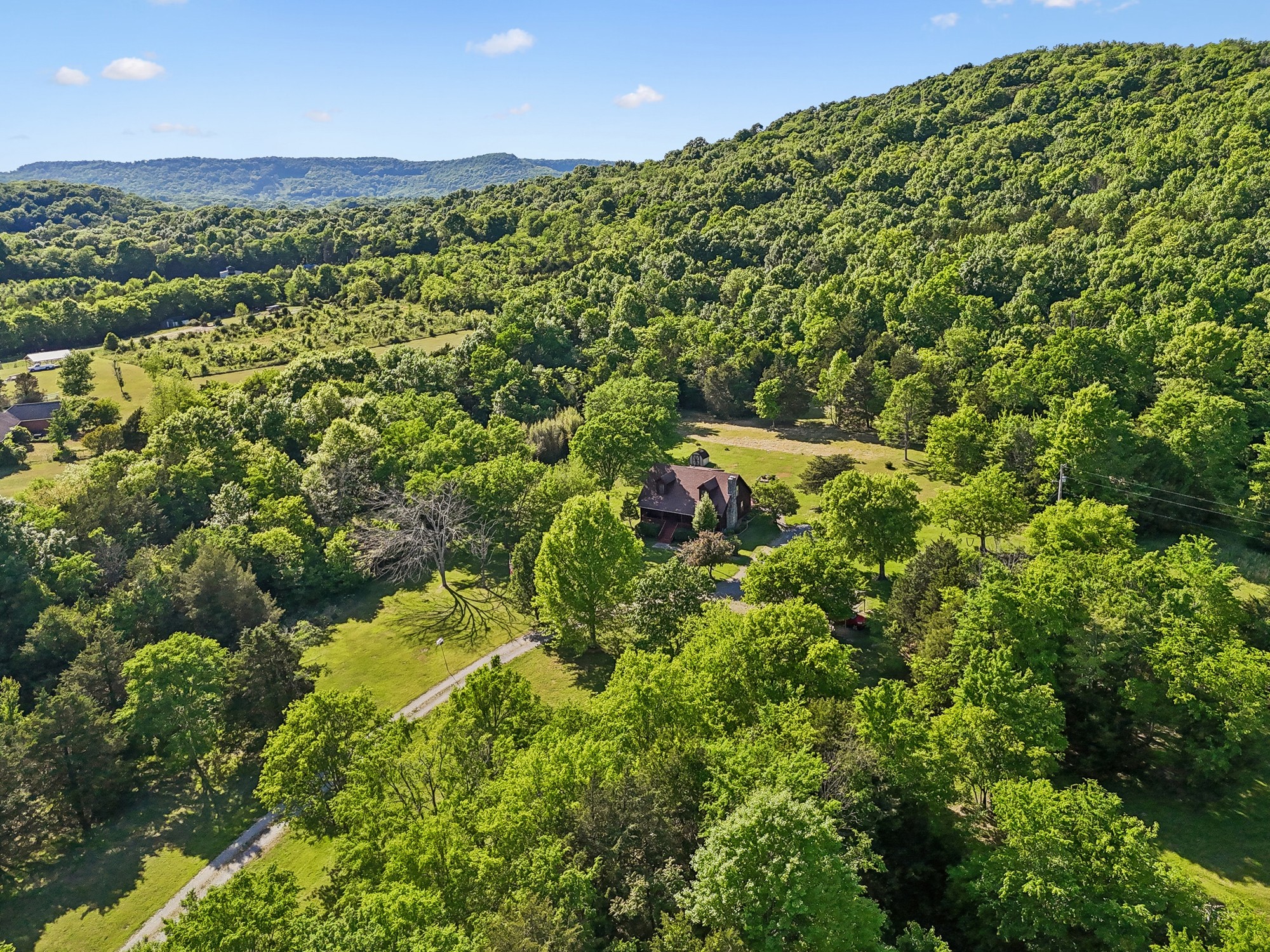 1650 Dickens Hill Road Bradyville TN 37026