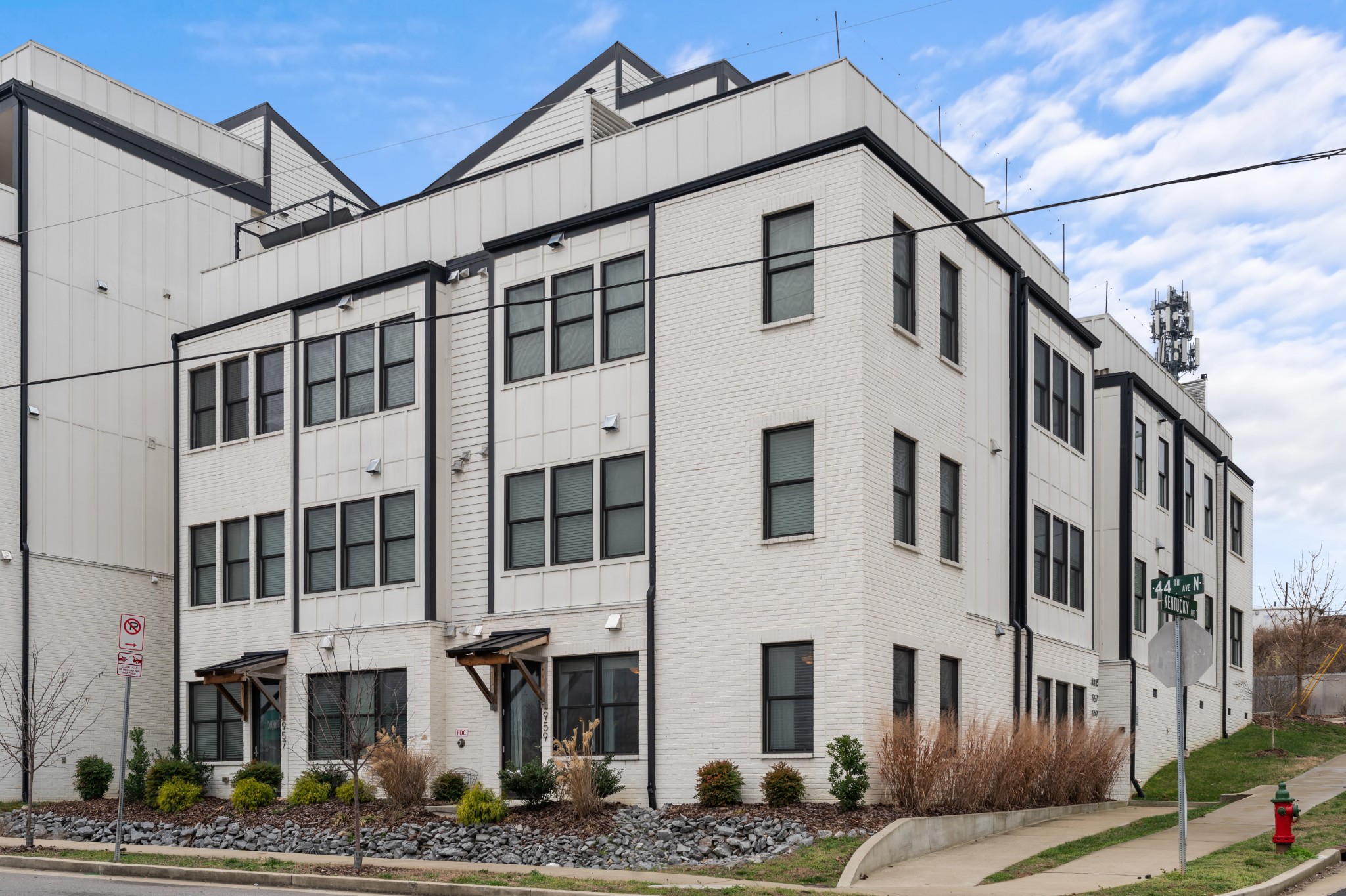 957 44th Ave, N Nashville TN 37209