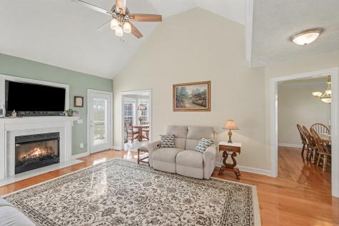 1002 Roland Court Cottontown TN 37048