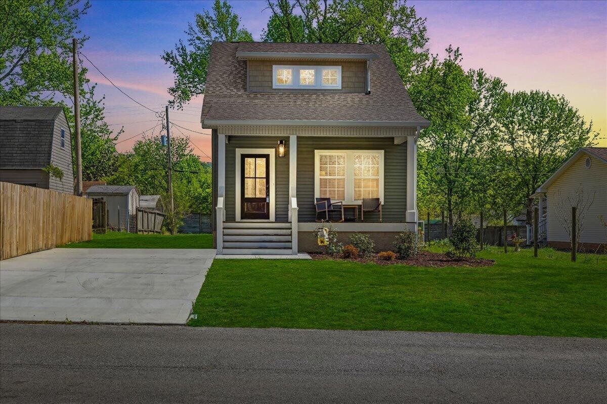 911 Indiana Avenue Etowah TN 37331