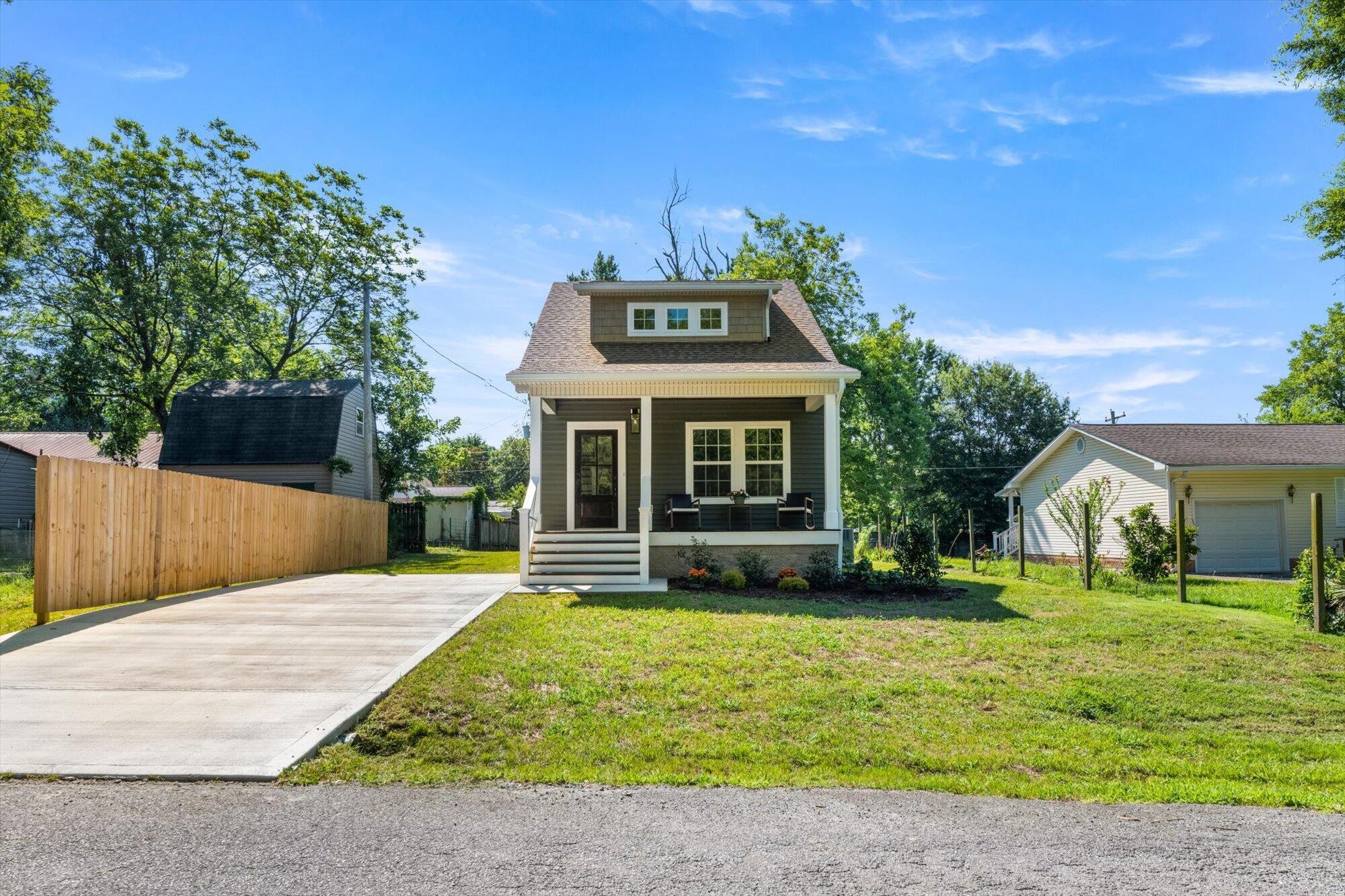 911 Indiana Avenue Etowah TN 37331