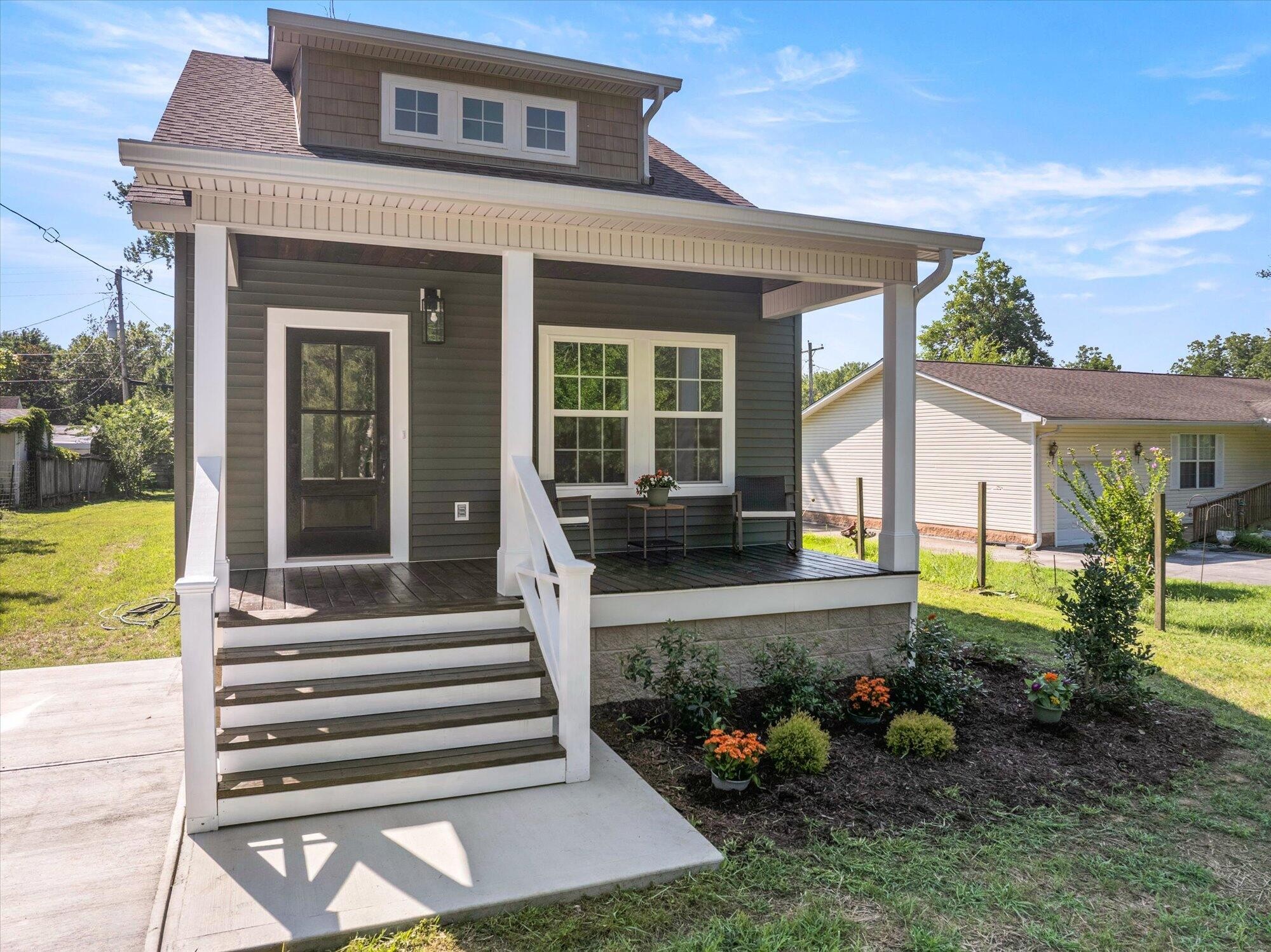 911 Indiana Avenue Etowah TN 37331