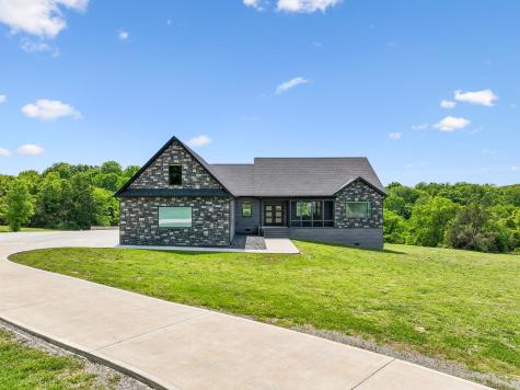 2064 Roberts Road Watertown TN 37184