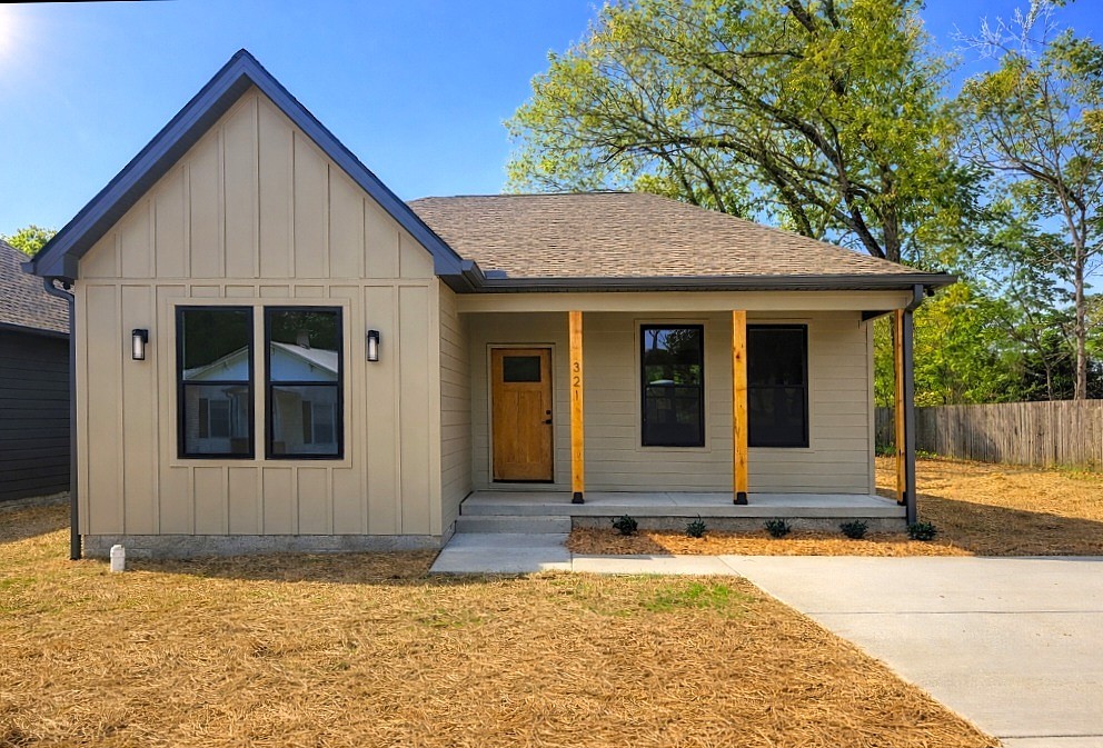 321 Jackson Street White Bluff TN 37187