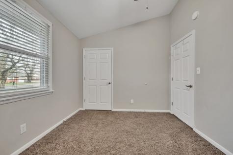 8 Gino Drive Clarksville TN 37042