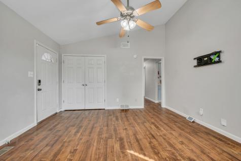 8 Gino Drive Clarksville TN 37042