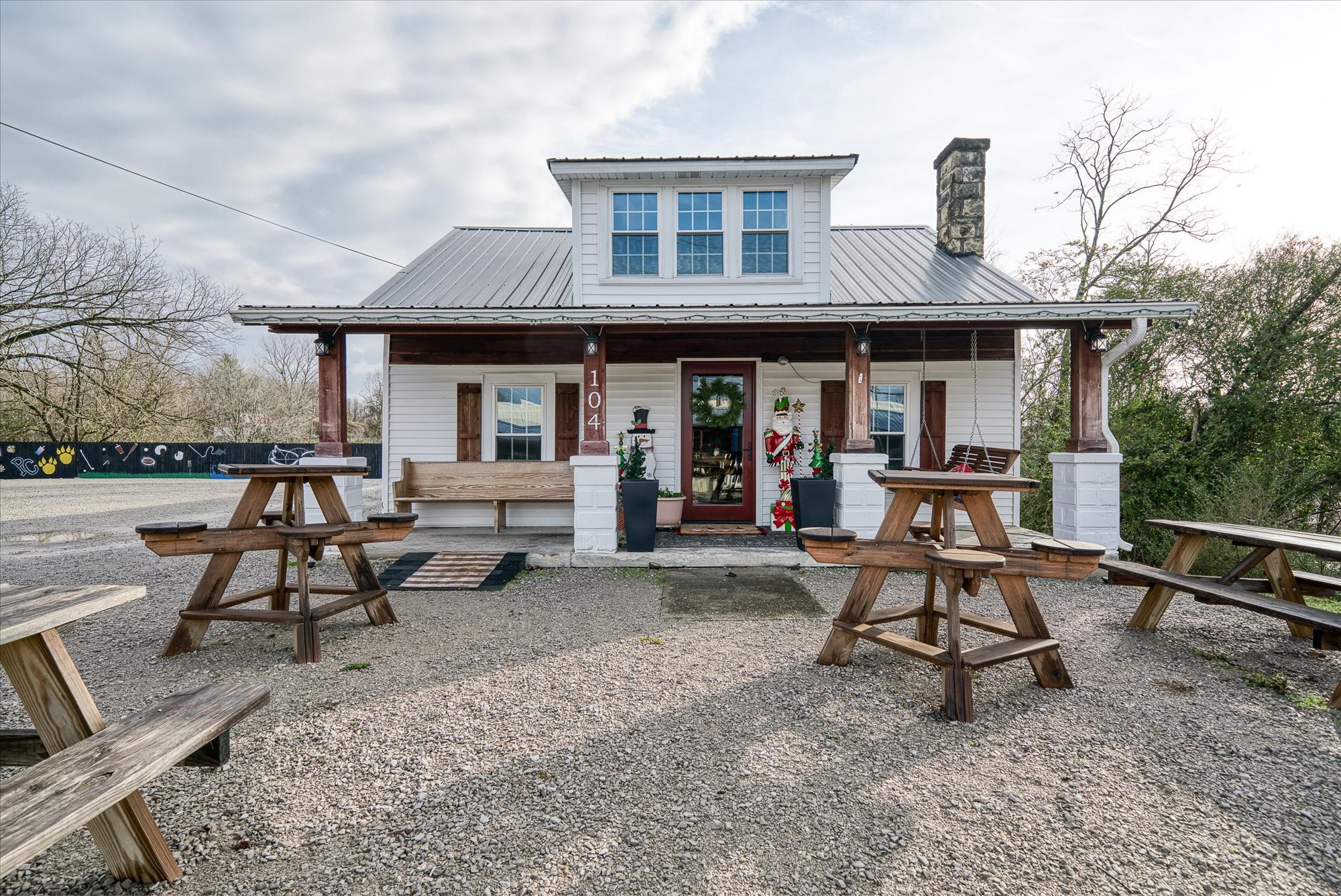 104 N Main Street Byrdstown TN 38549