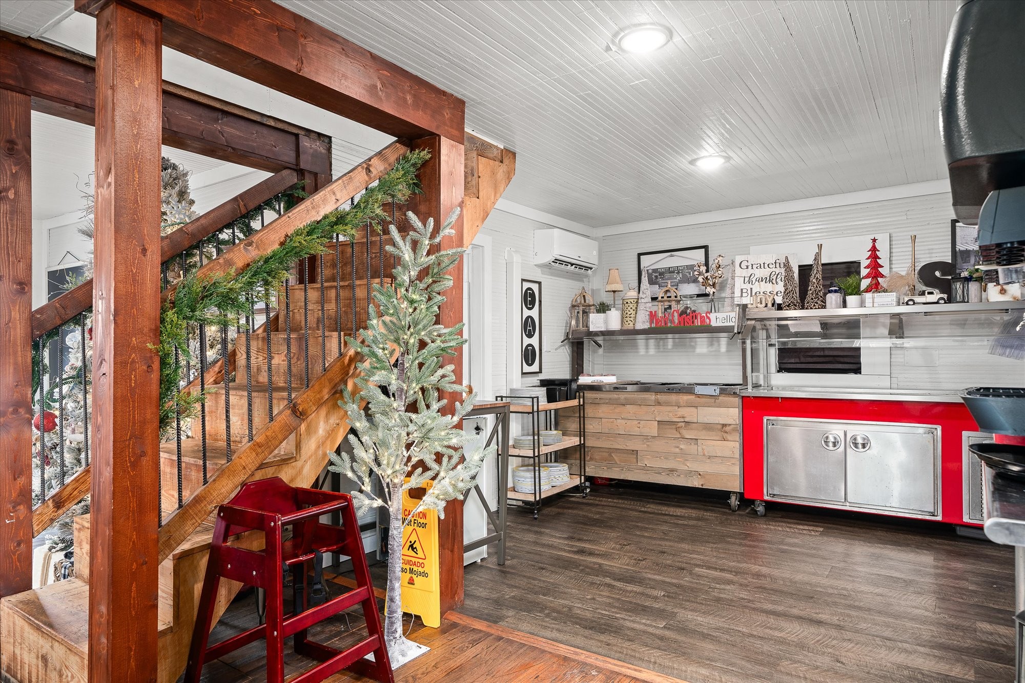 104 N Main Street Byrdstown TN 38549