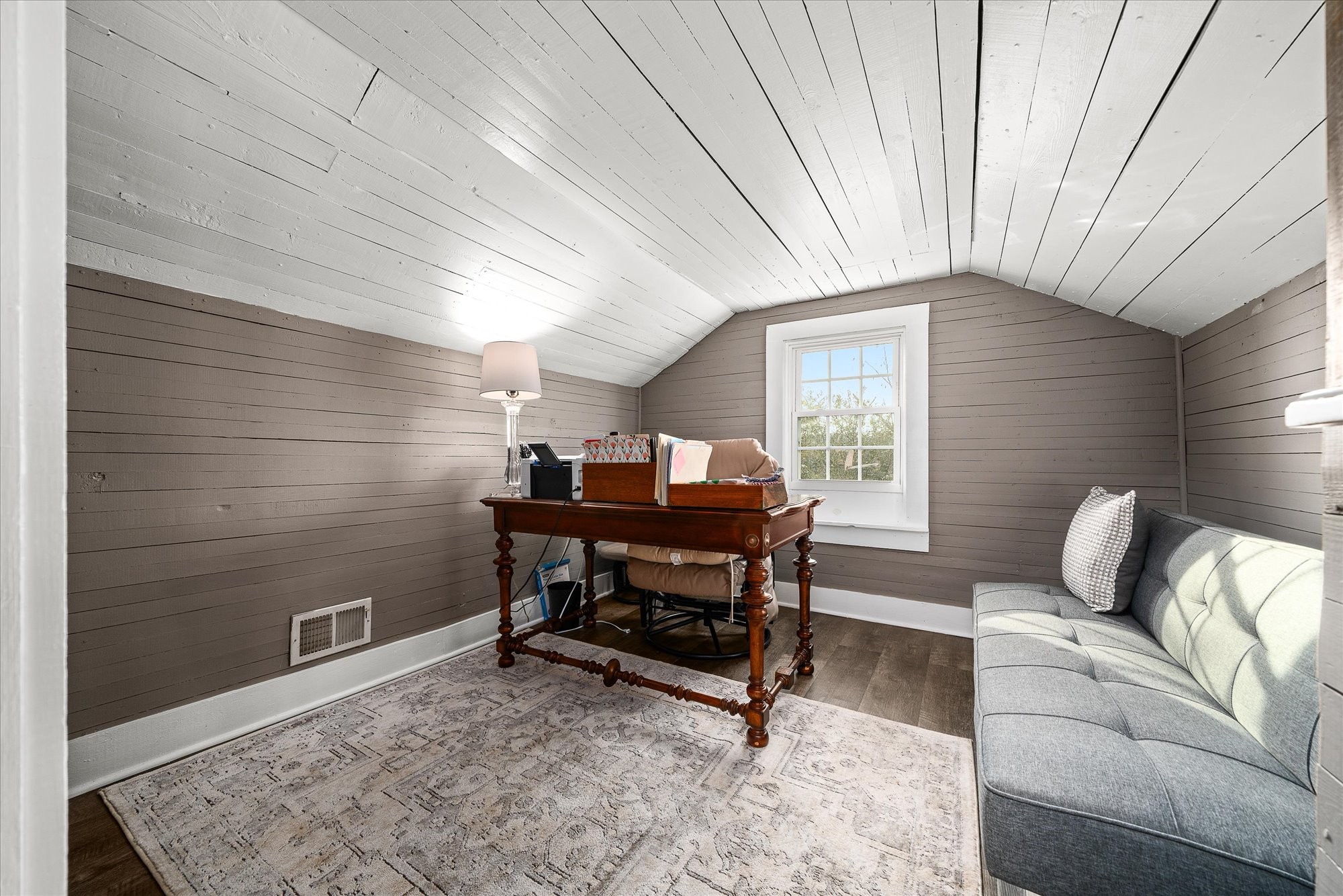 104 N Main Street Byrdstown TN 38549