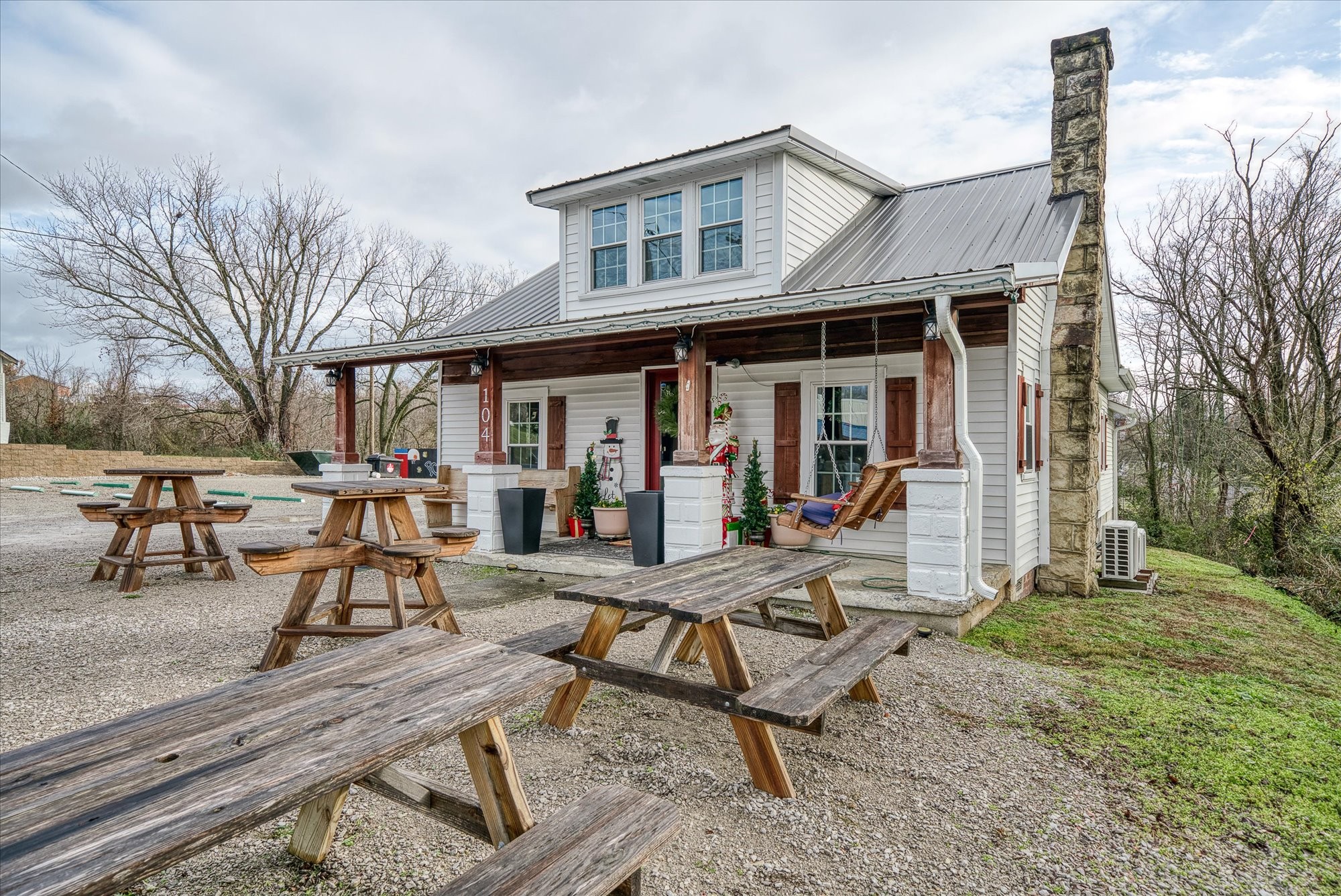 104 N Main Street Byrdstown TN 38549