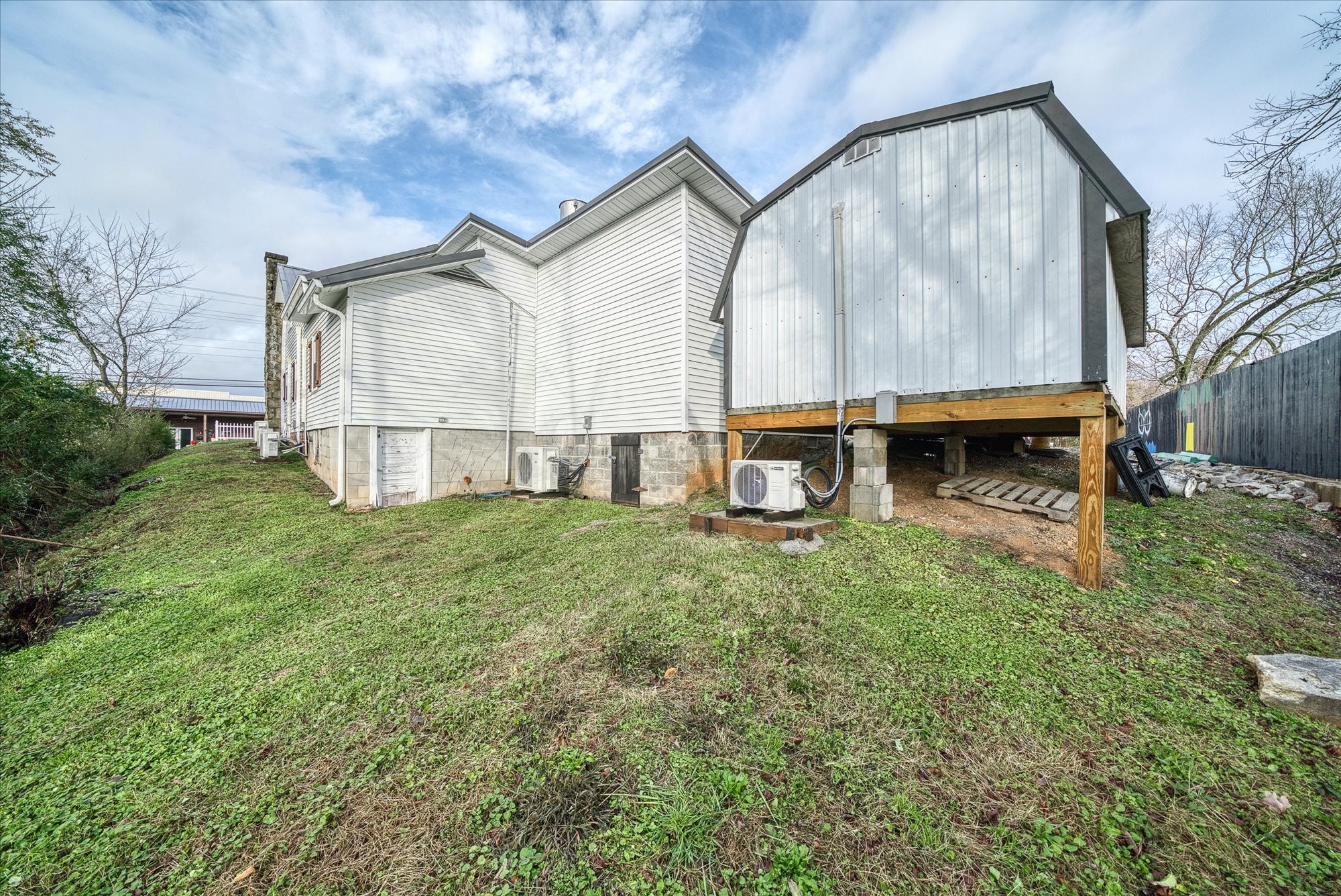104 N Main Street Byrdstown TN 38549