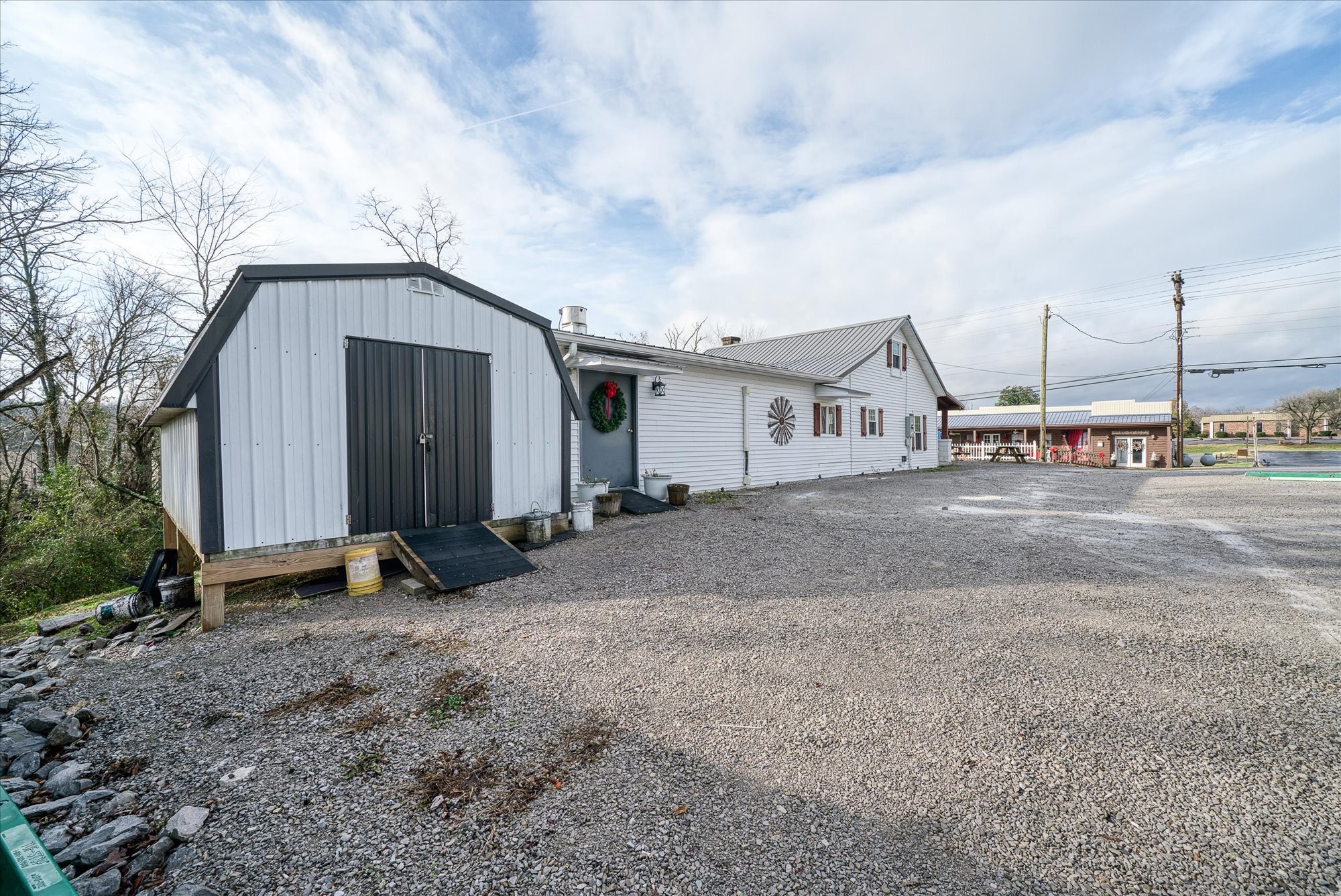 104 N Main Street Byrdstown TN 38549