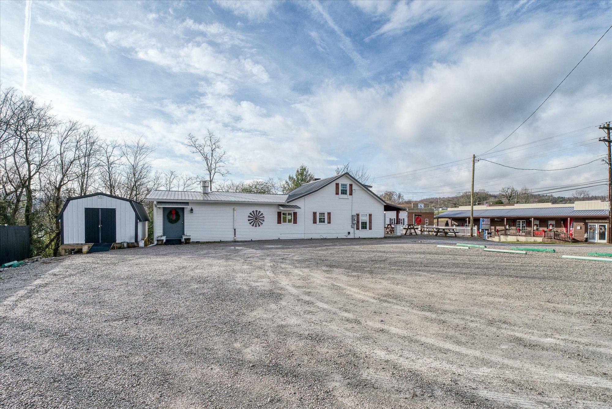 104 N Main Street Byrdstown TN 38549