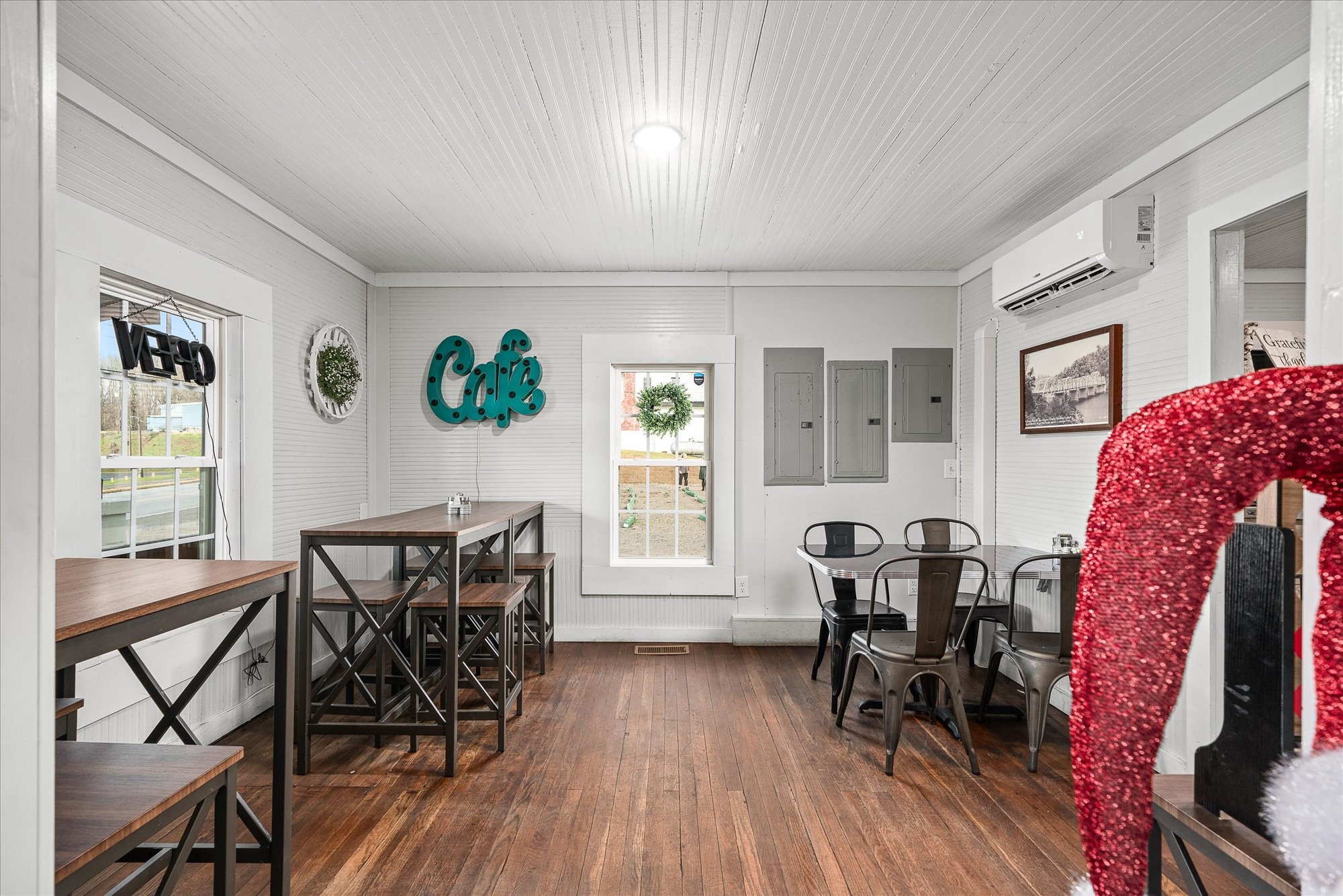 104 N Main Street Byrdstown TN 38549