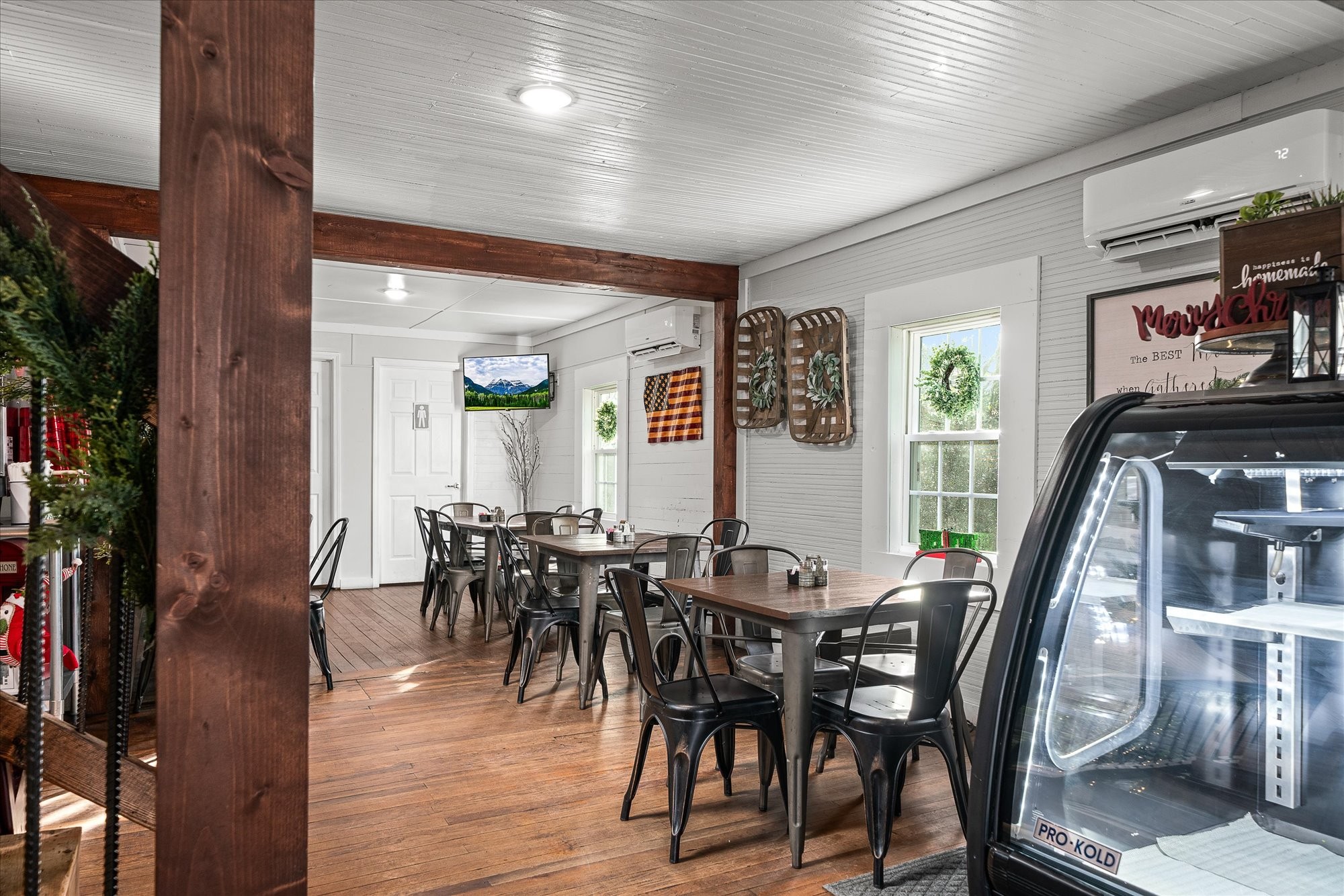 104 N Main Street Byrdstown TN 38549