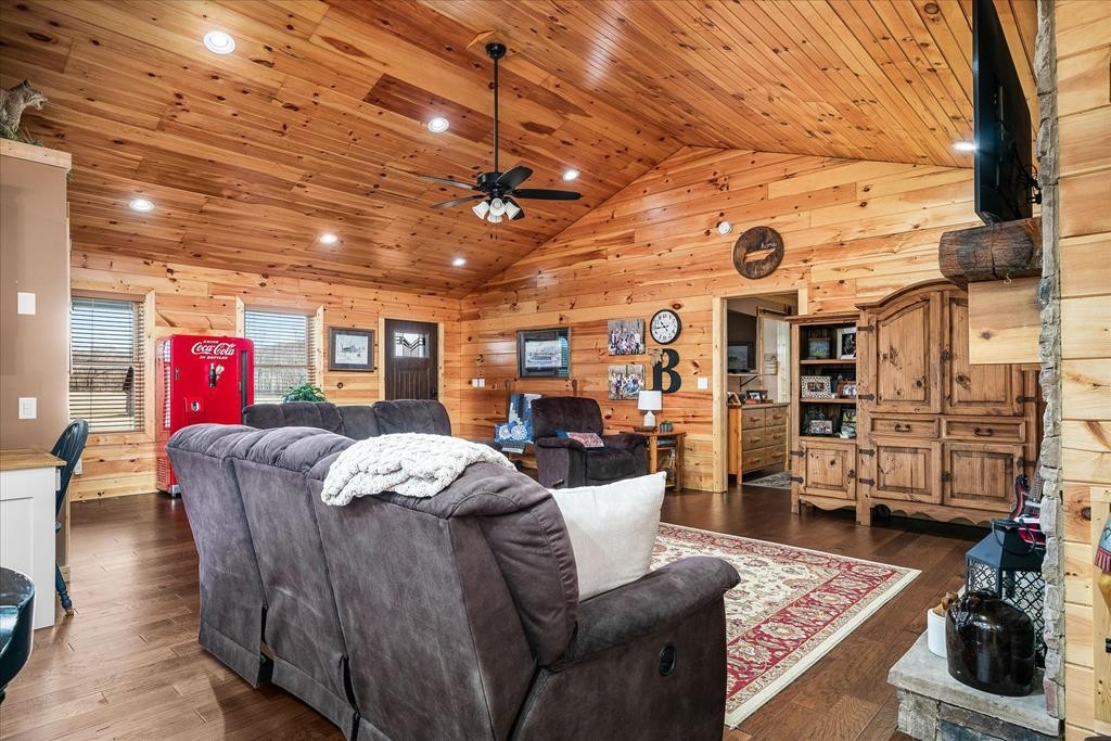 253 Hiawassee Ln, NW Celina TN 38551