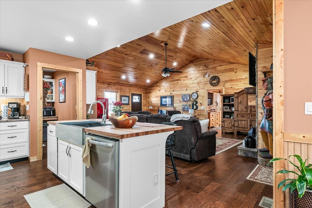 253 Hiawassee Ln, NW Celina TN 38551