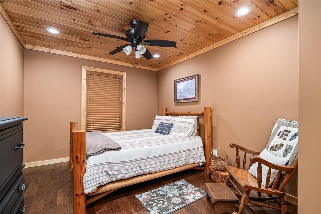 253 Hiawassee Ln, NW Celina TN 38551