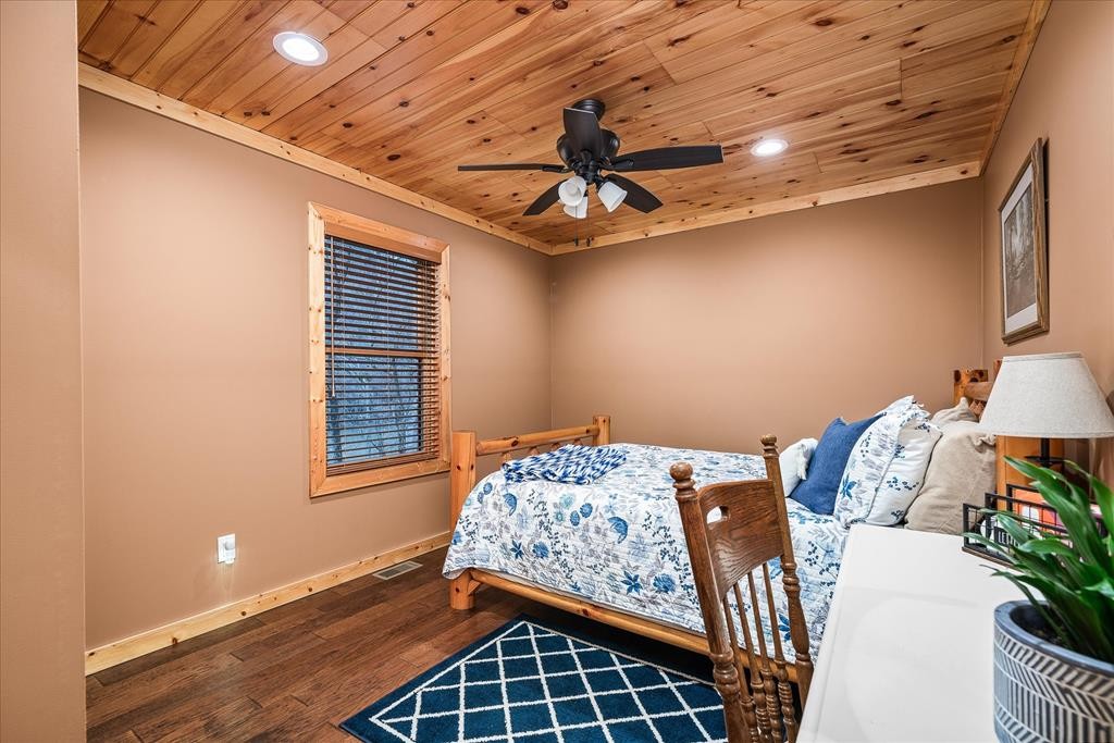 253 Hiawassee Ln, NW Celina TN 38551