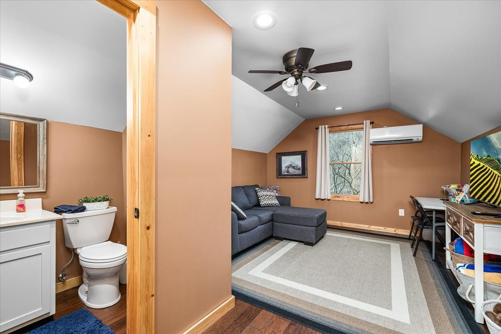253 Hiawassee Ln, NW Celina TN 38551