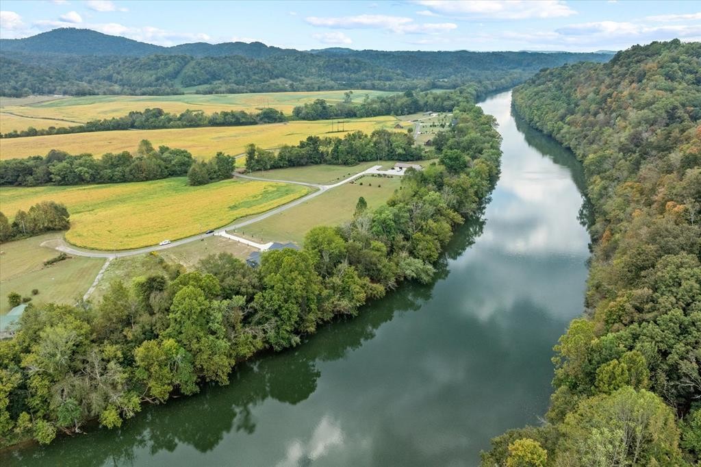 253 Hiawassee Ln, NW Celina TN 38551