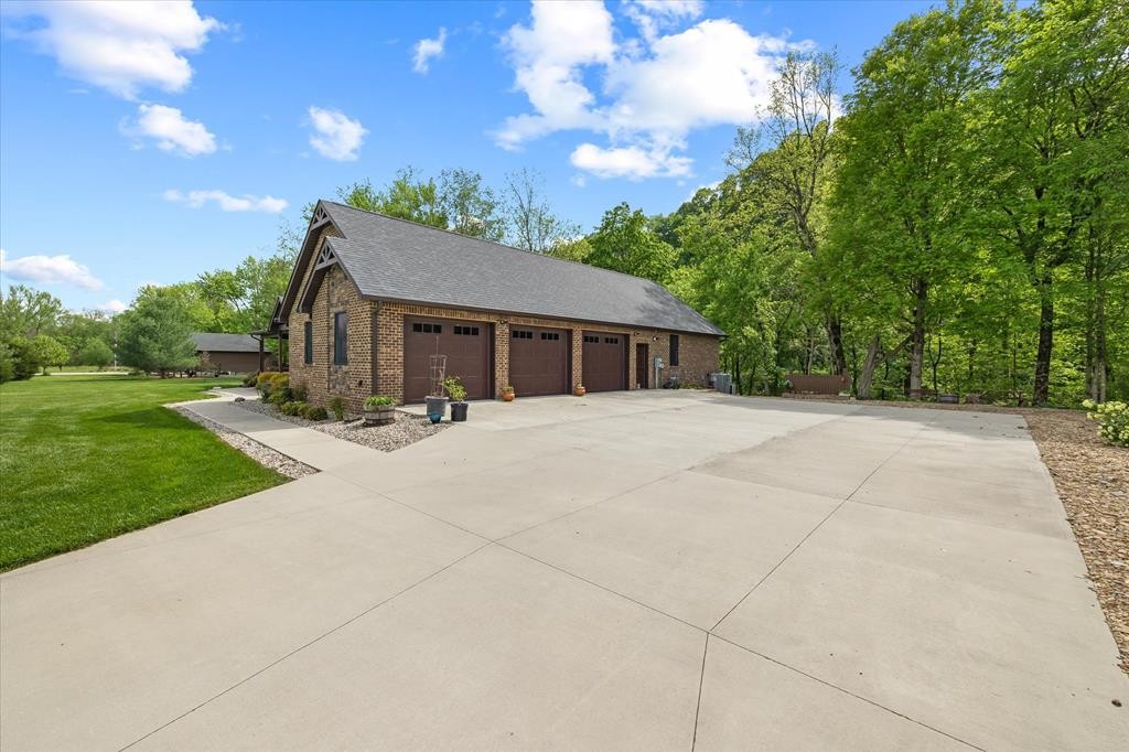 253 Hiawassee Ln, NW Celina TN 38551