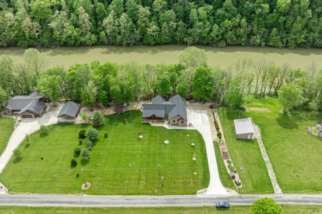253 Hiawassee Ln, NW Celina TN 38551