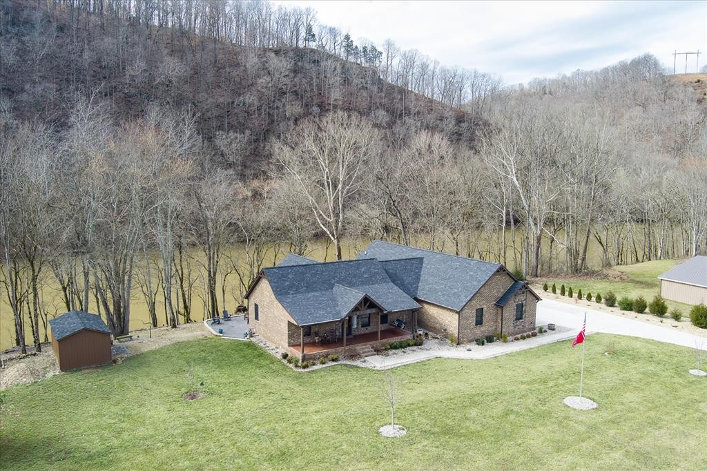 253 Hiawassee Ln, NW Celina TN 38551