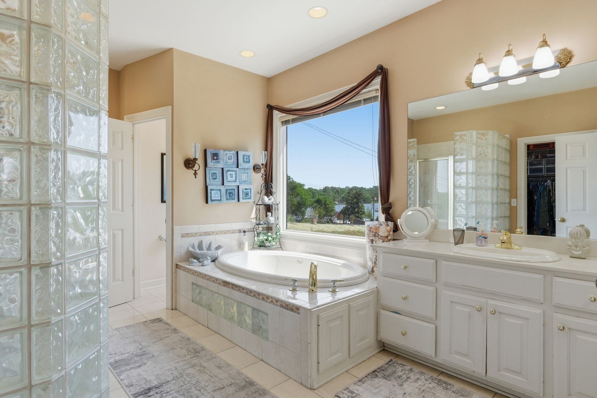305 Harbor Drive Old Hickory TN 37138
