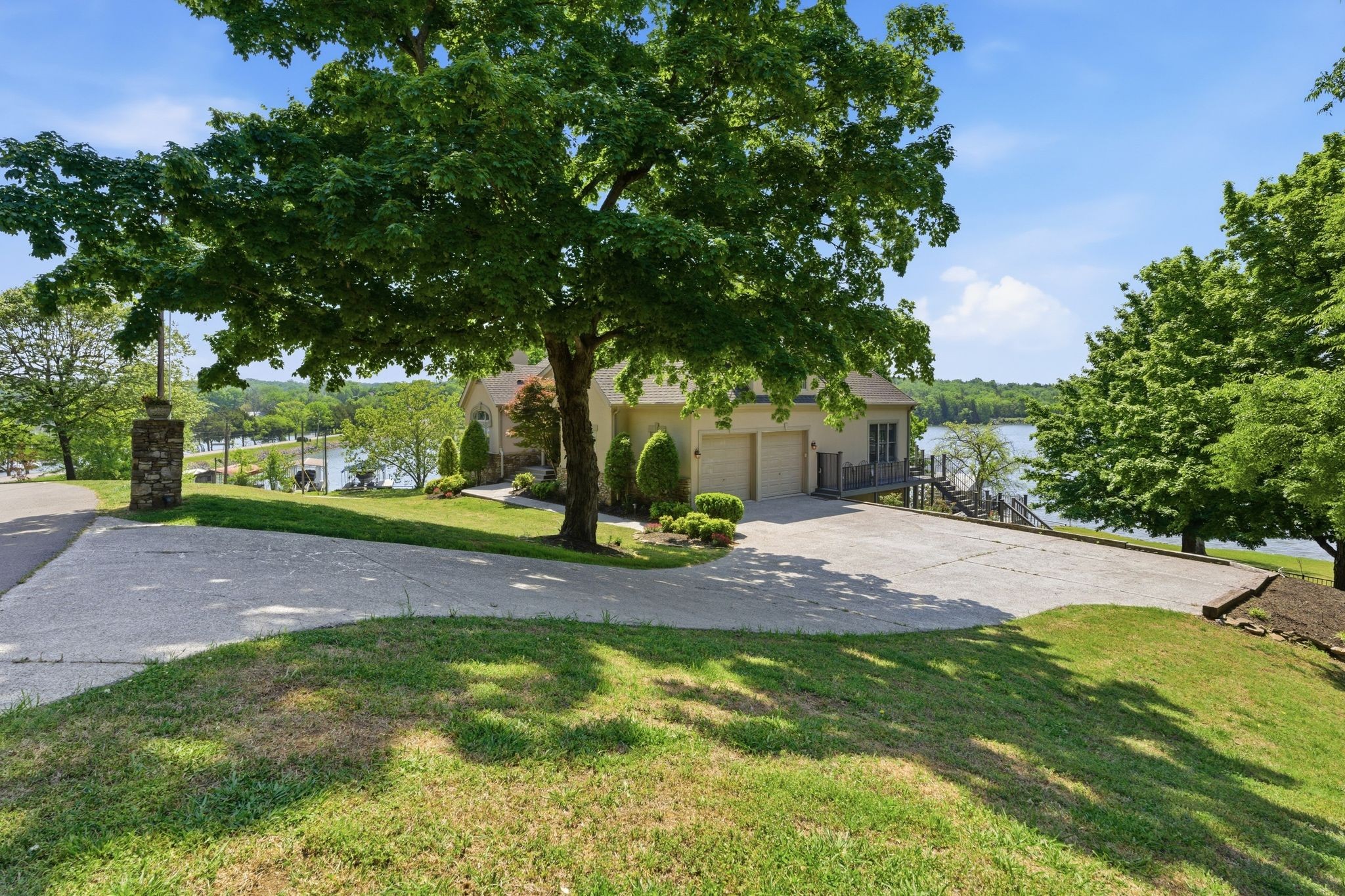 305 Harbor Drive Old Hickory TN 37138