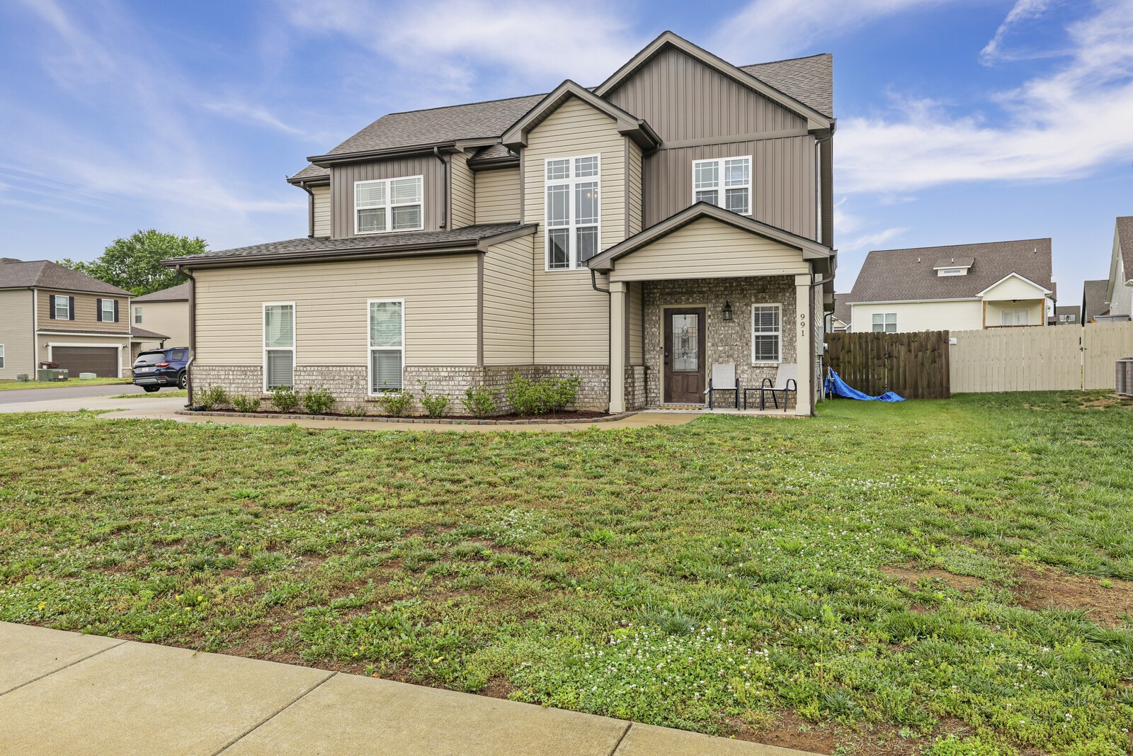 991 Cherry Blossom Lane Clarksville TN 37040