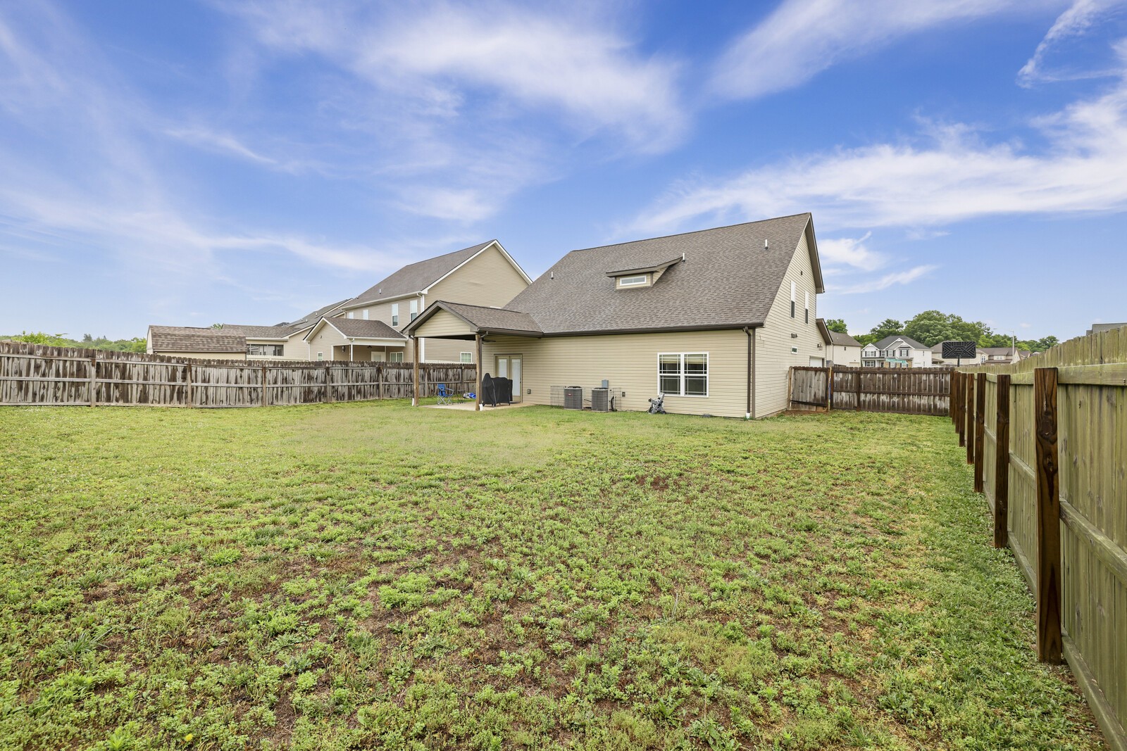 991 Cherry Blossom Lane Clarksville TN 37040