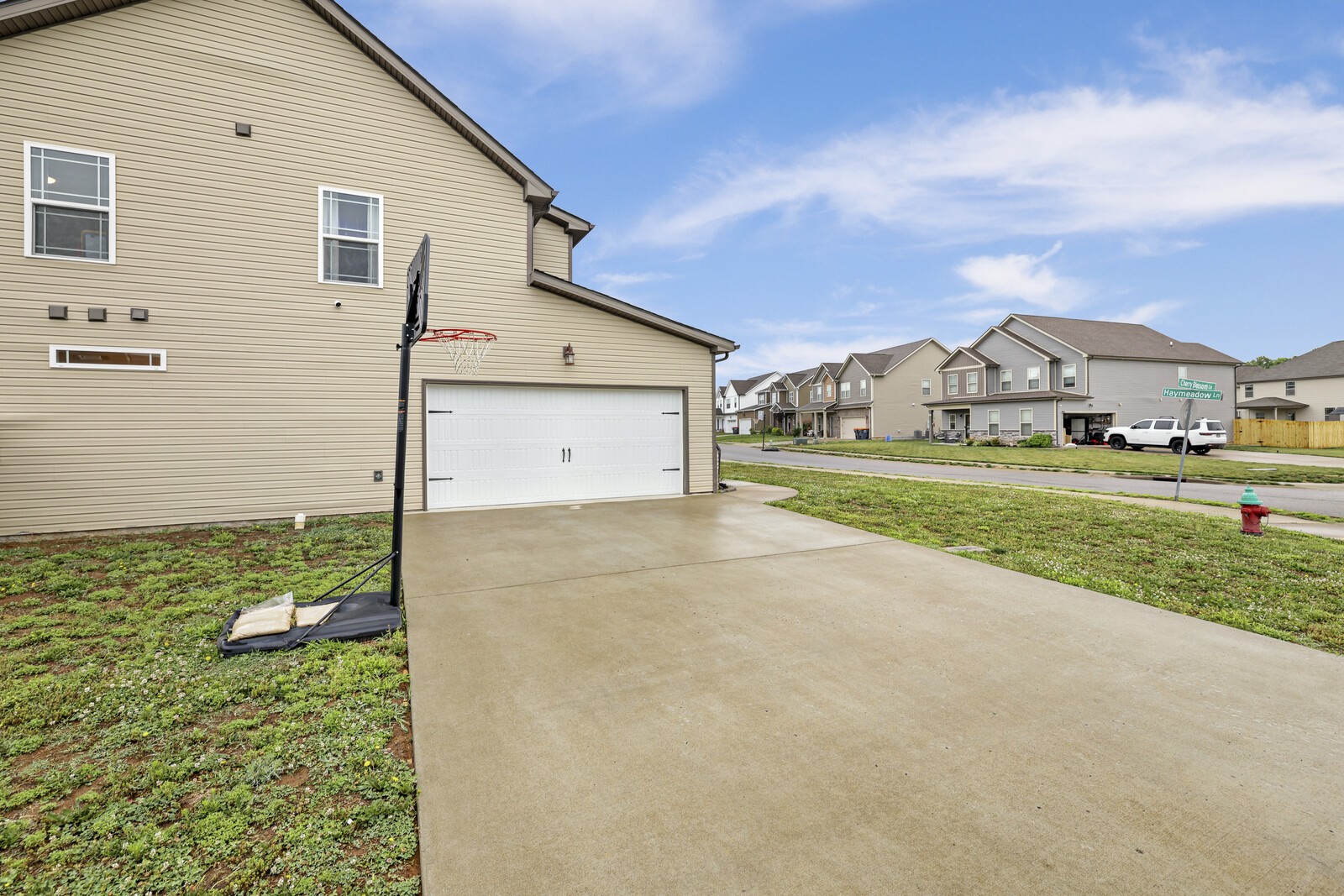 991 Cherry Blossom Lane Clarksville TN 37040