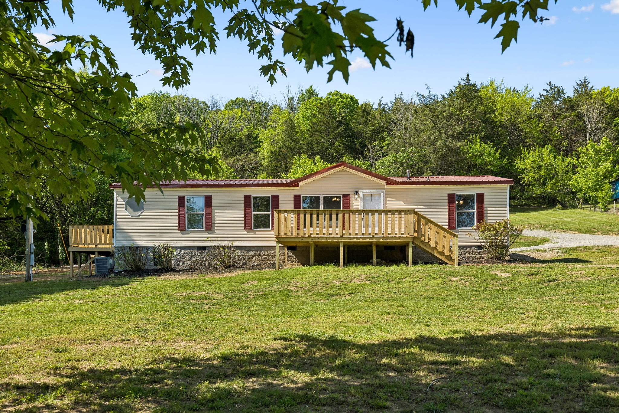 1085 Hawkins Branch Road Bethpage TN 37022