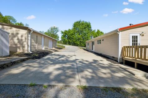 1085 Hawkins Branch Road Bethpage TN 37022