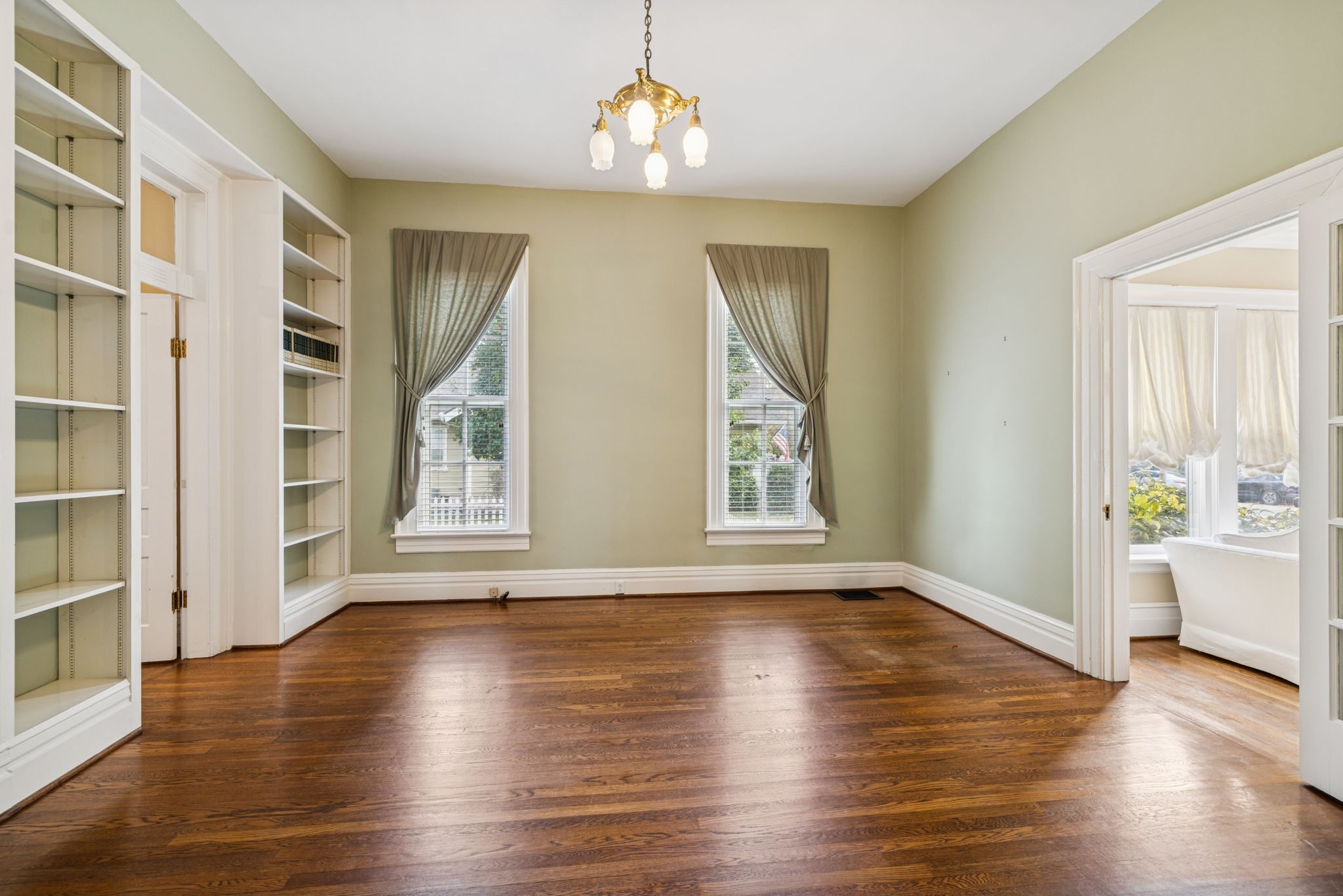 215 4th Ave, S Franklin TN 37064
