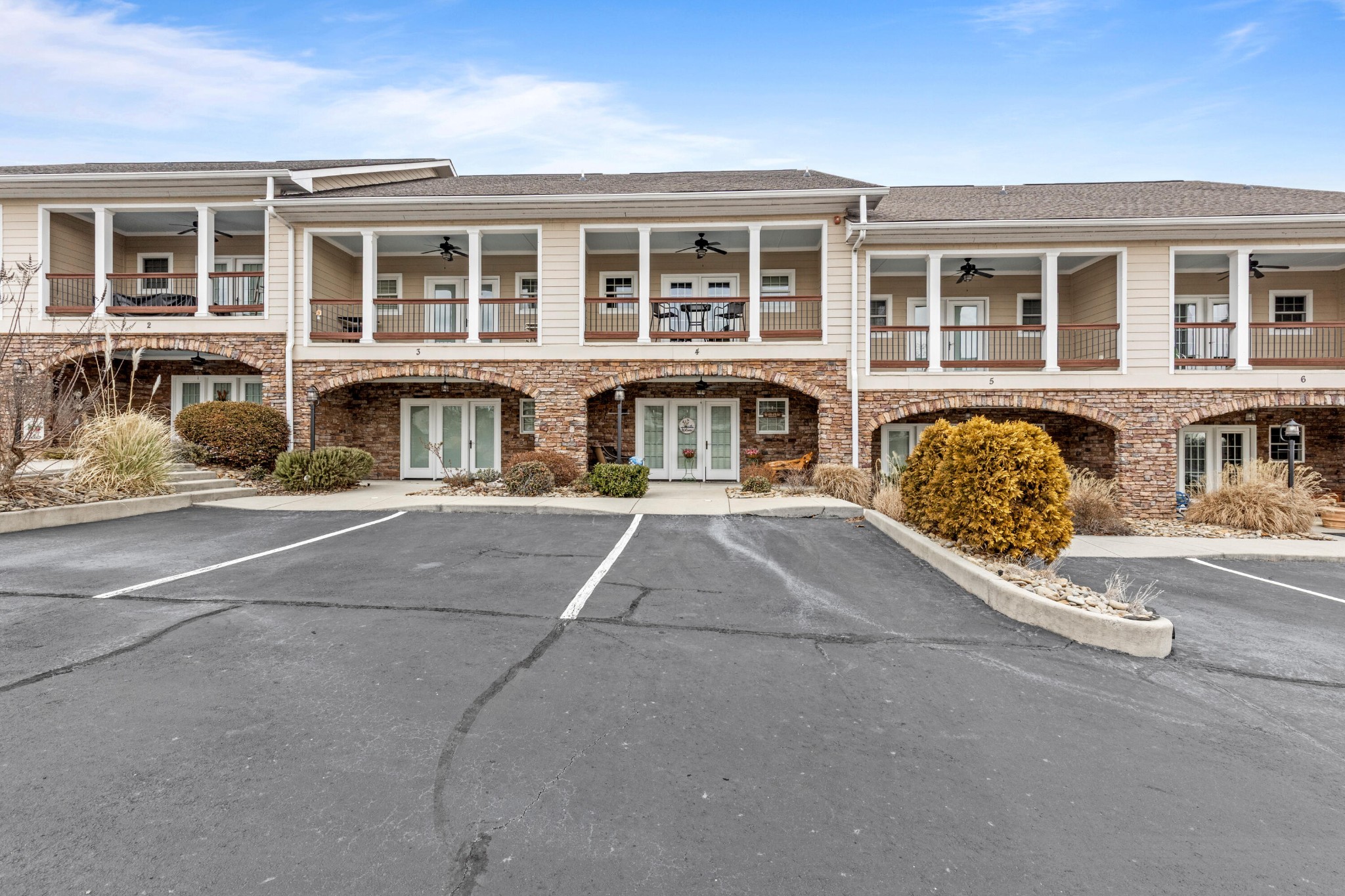 1235 New Lake Road Spring City TN 37381