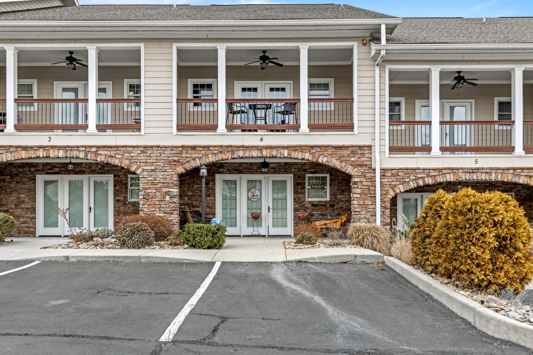 1235 New Lake Road Spring City TN 37381