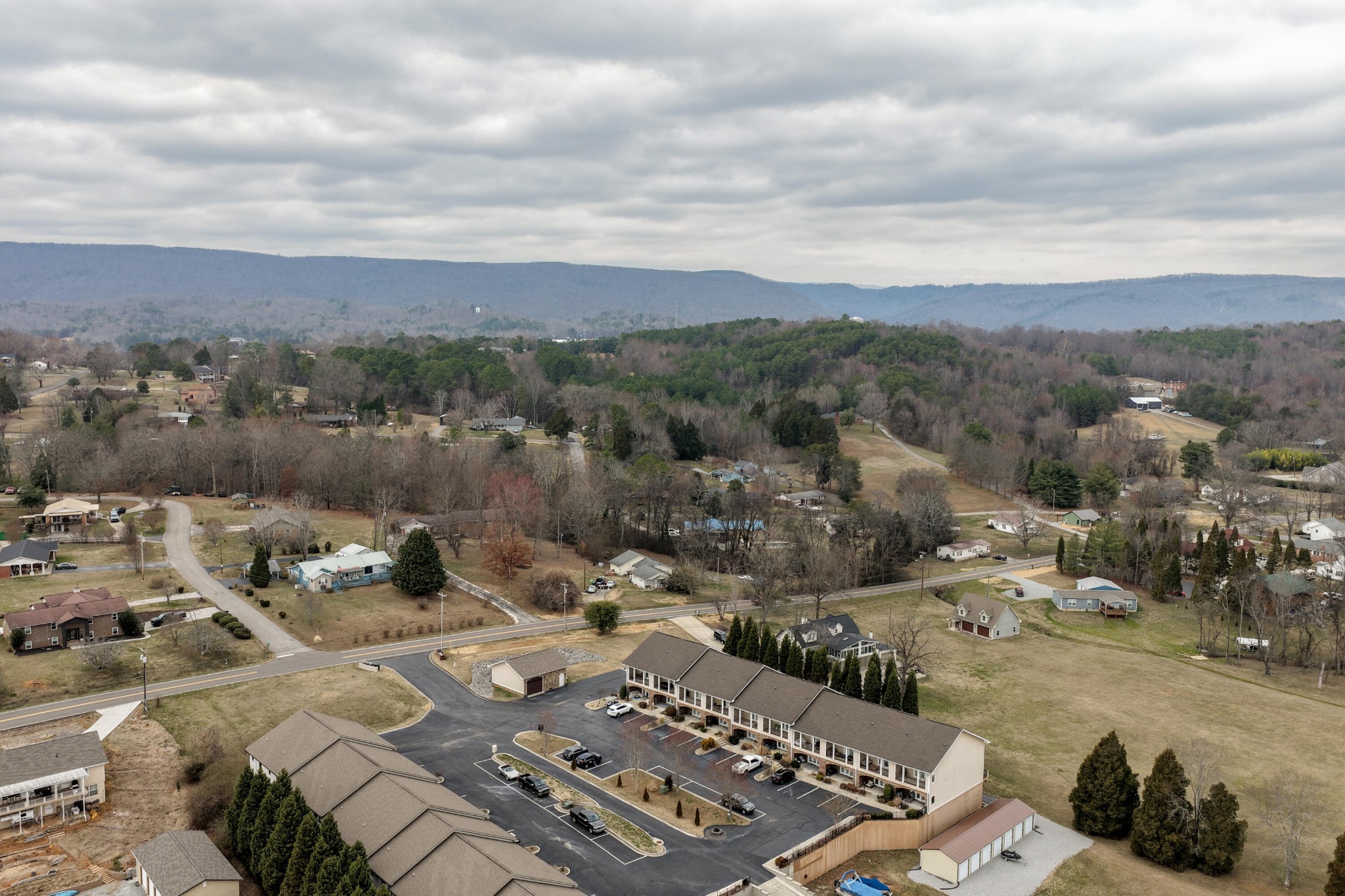 1235 New Lake Road Spring City TN 37381