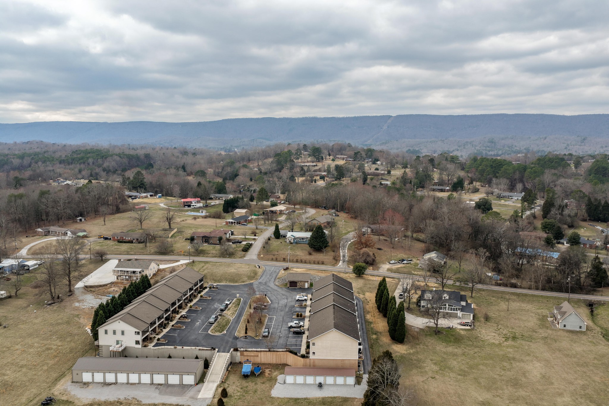 1235 New Lake Road Spring City TN 37381