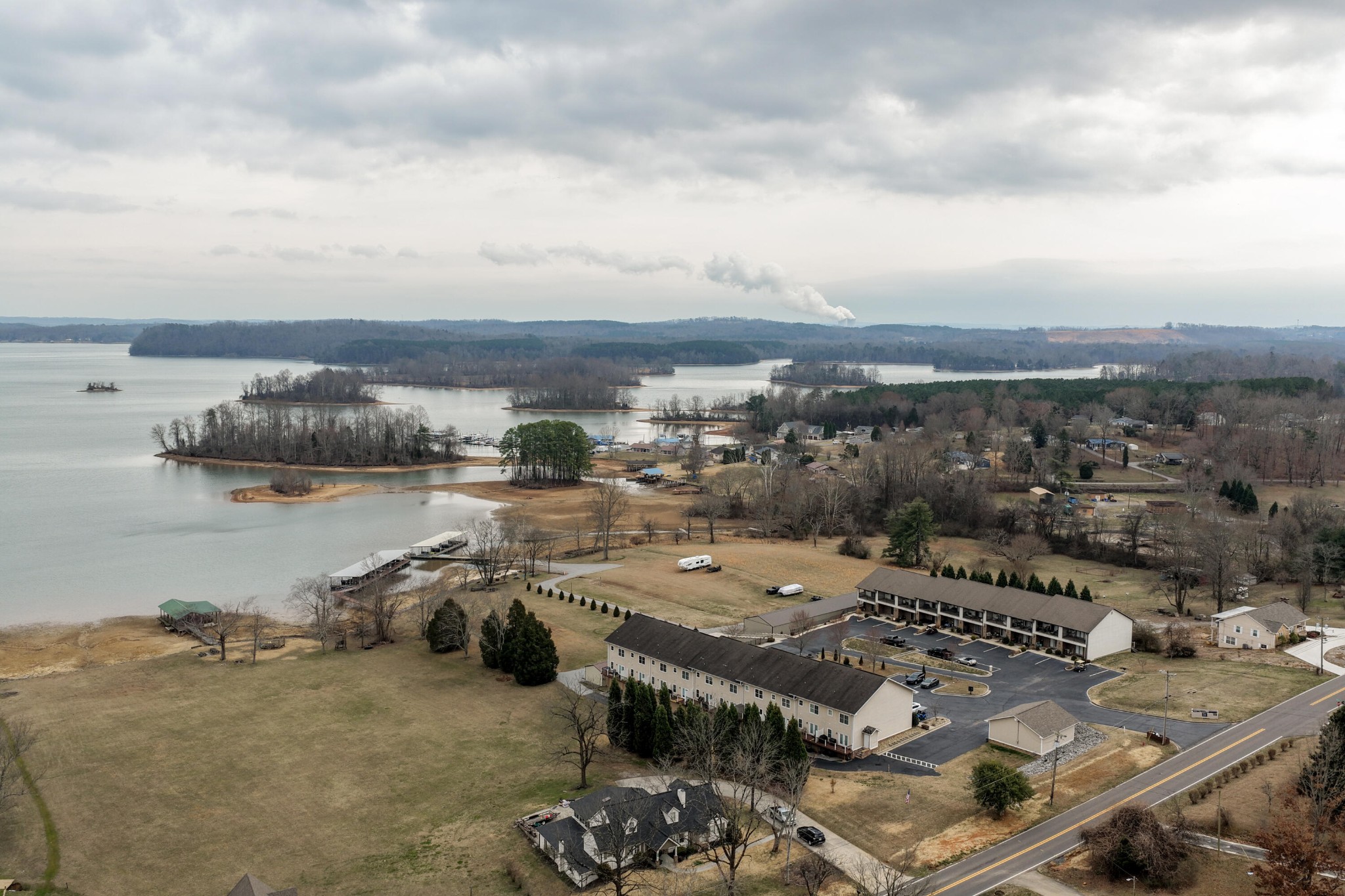 1235 New Lake Road Spring City TN 37381