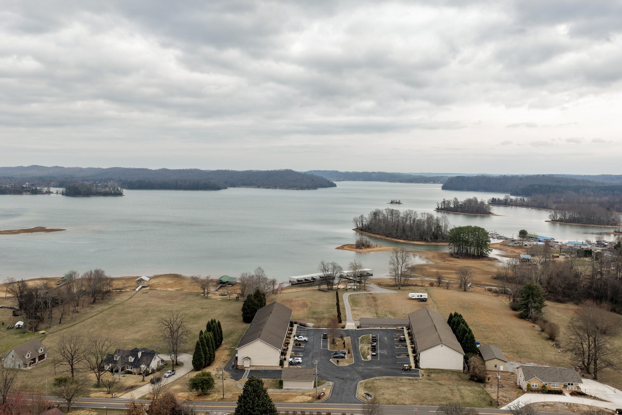 1235 New Lake Road Spring City TN 37381